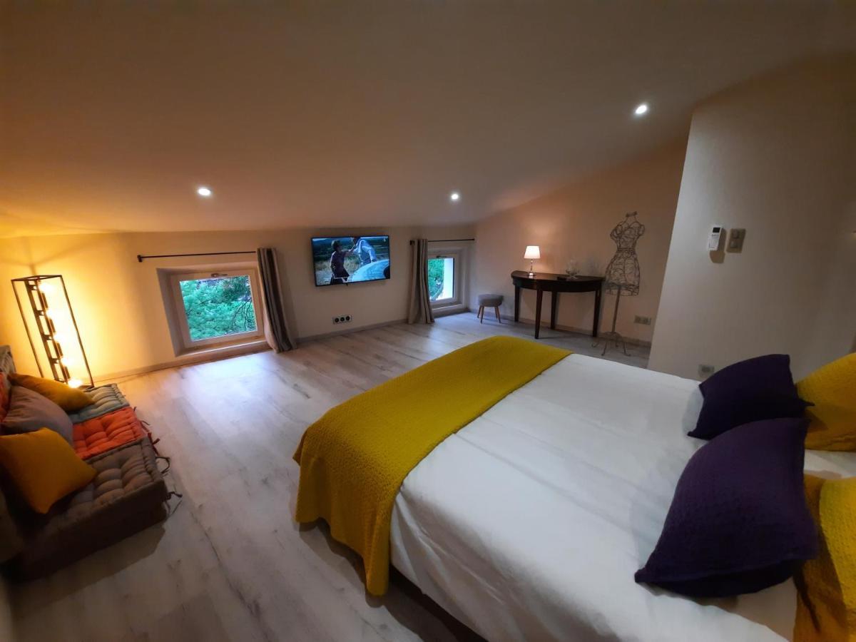 Ferienwohnung Le Loft Sur Les Quais LʼIsle-sur-la-Sorgue Exterior foto